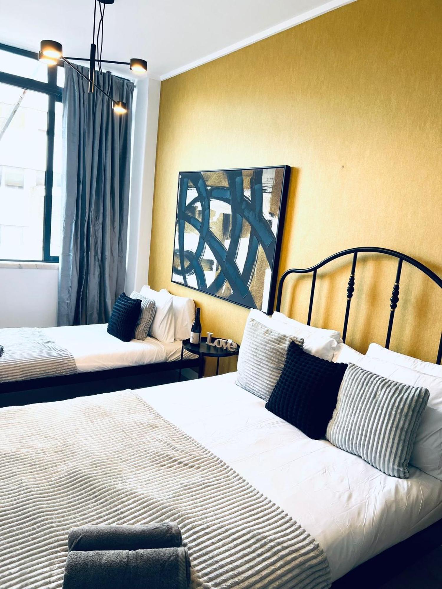 Hostal Luxury Rooms, Ideal For Tourists *